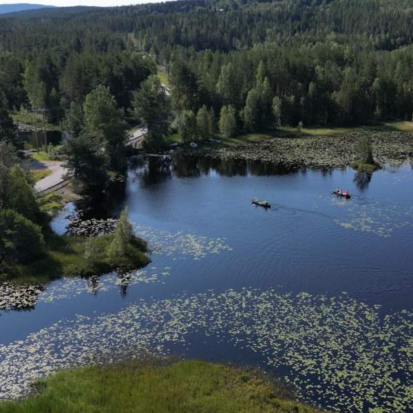 Kanopadling nær Rokosjøen Camping