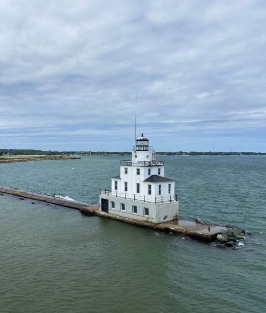 Manitowoc Breakwater Lighthouse from the lake