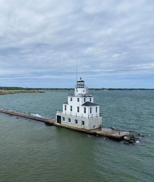 Manitowoc Breakwater Lighthouse from the lake
