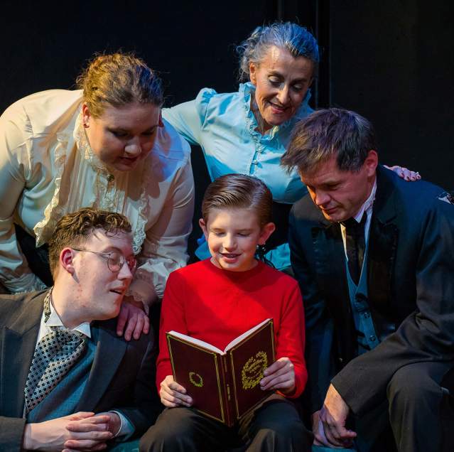 Chicago Street Theatre - Christmas Carol