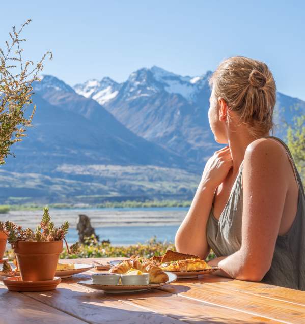 Breakfast with a view at EcoScapes, Kinloch