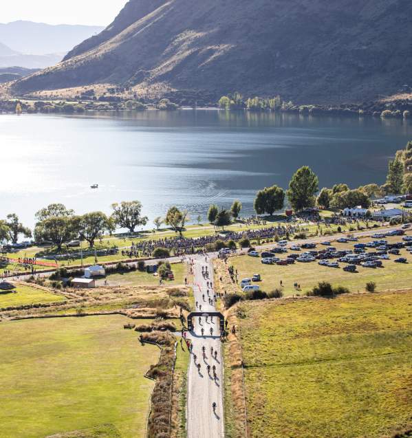 Runners in the Motatapu Race
