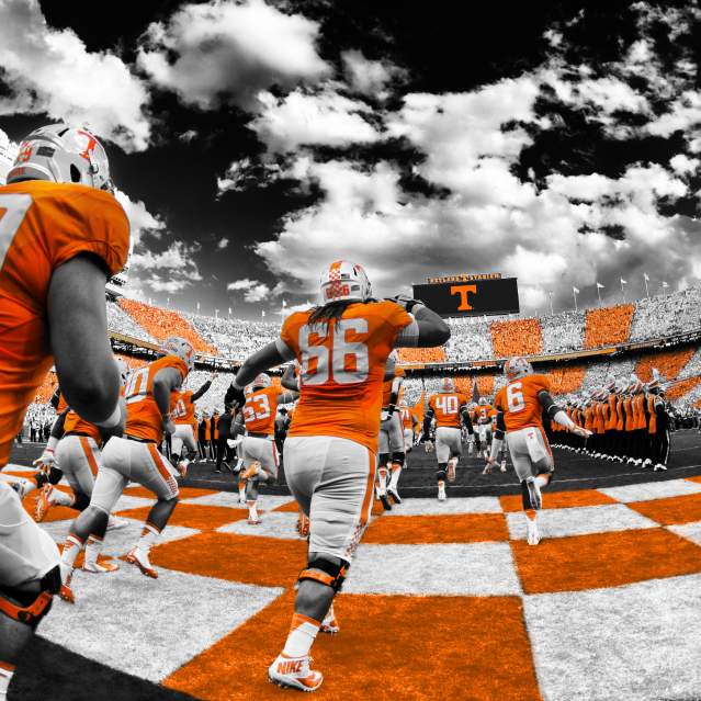 The Tennessee Volunteers will take on the Clemson Tigers in the Orange Bowl in 2022.