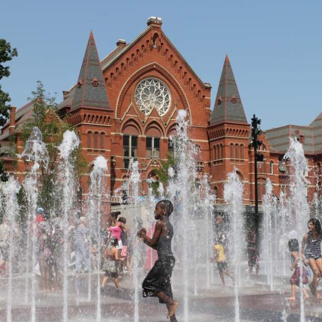Washington Park fountains, Music Hall