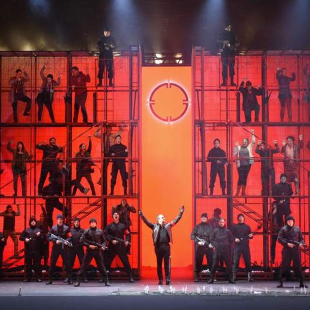Another Brick in the Wall (photo: Yves Renaud, Opera de Montreal)