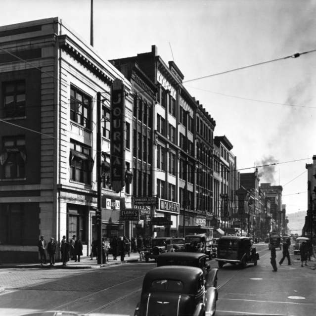 1930s Gay Street [courtesy of McClung Collection]