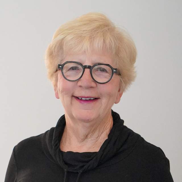 Teresa Fadden Volunteer Headshot