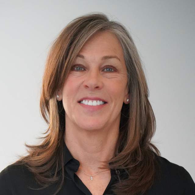 Ellen Shaefer volunteer Headshot