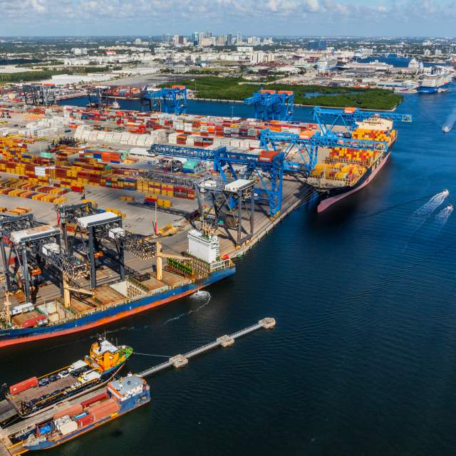 Port Everglades New Super Post-Panamax Cranes