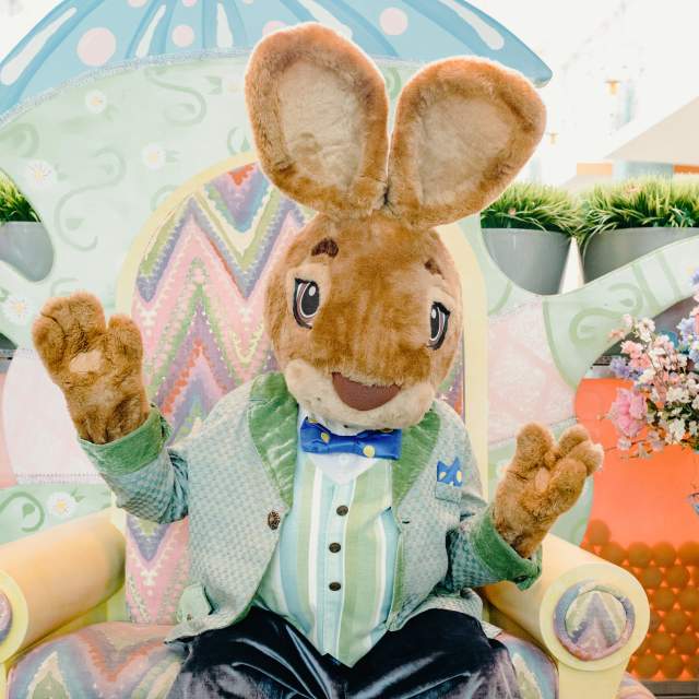 The Mall at Millenia Easter Bunny hands up