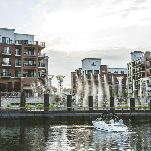 Branson_Landing_Fountains