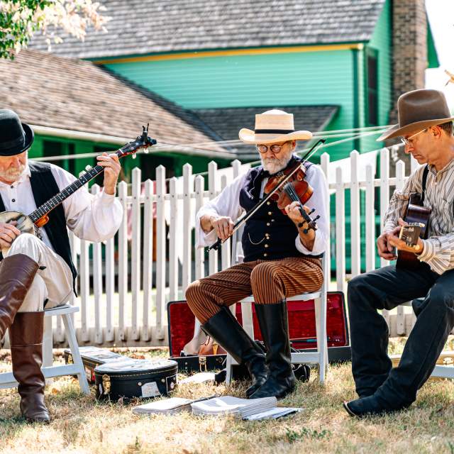 Blue Grass musicians playing live at Nash Farm