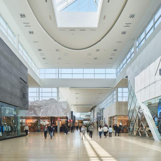 Adidas store yorkdale top