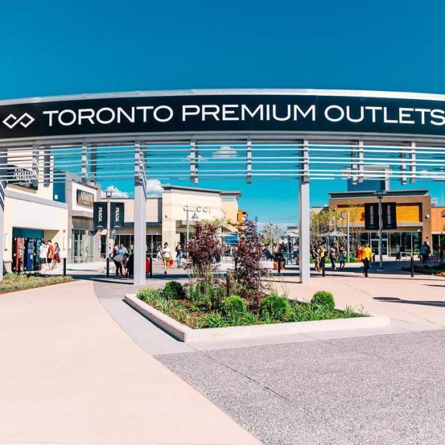 Toronto Premium Outlets  Halton Hills, ON L7G 0J1