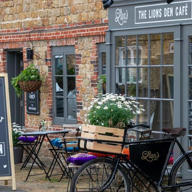 Lion's Den Café, Midhurst
