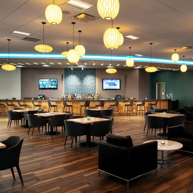 Avanti Palms Resort and Conference Center lobby bar