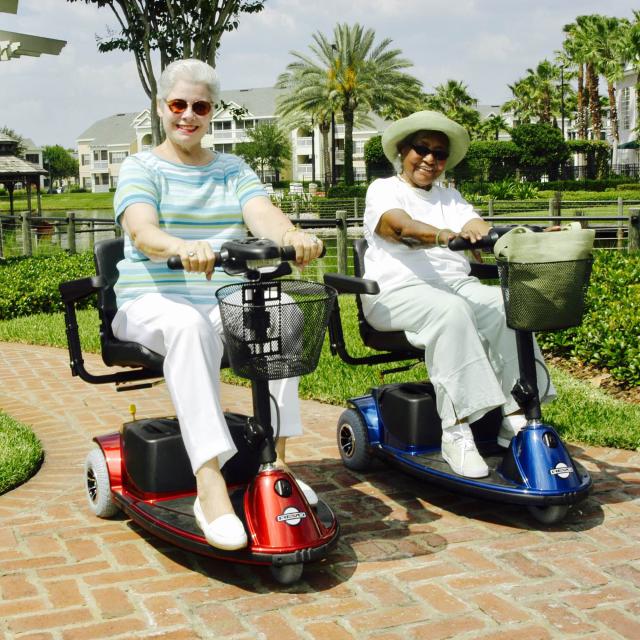 ScootArama ladies on scooters