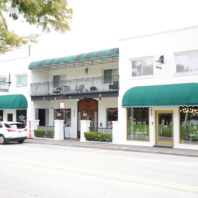 Shops in Ivanhoe Village