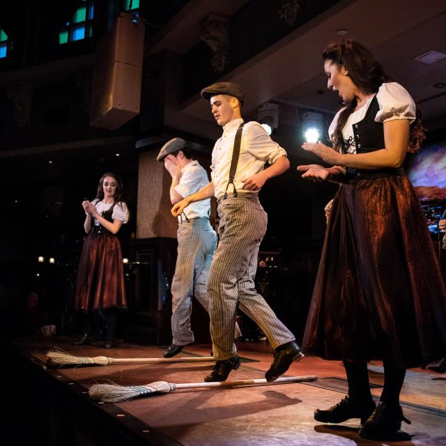 performers at Raglan Road Irish Pub & Restaurant