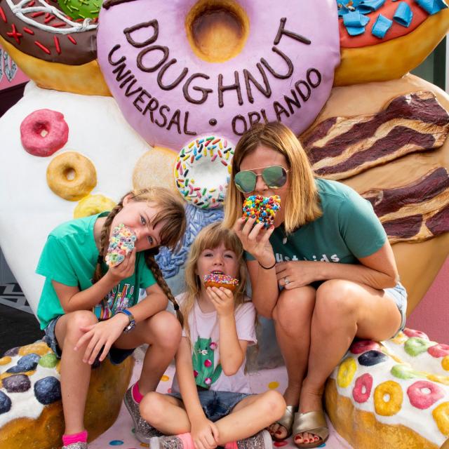 Influencer Katie Ellison and her family visit Voodoo Doughnut at Universal Orlando