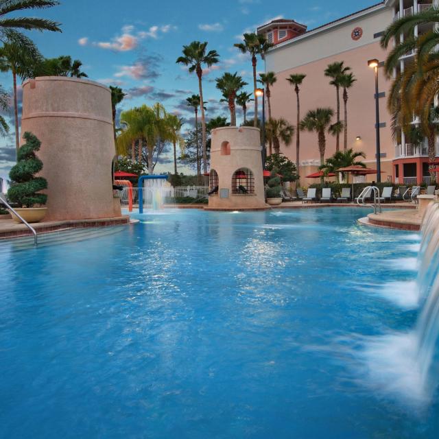 Marriott's Grande Vista pool and fountains