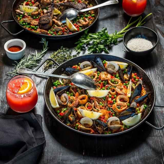 Tapa Toro Tapas Bar & Paella Pit paella and cockails