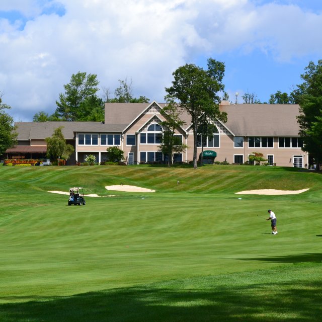 Hit the links this summer in the Poconos