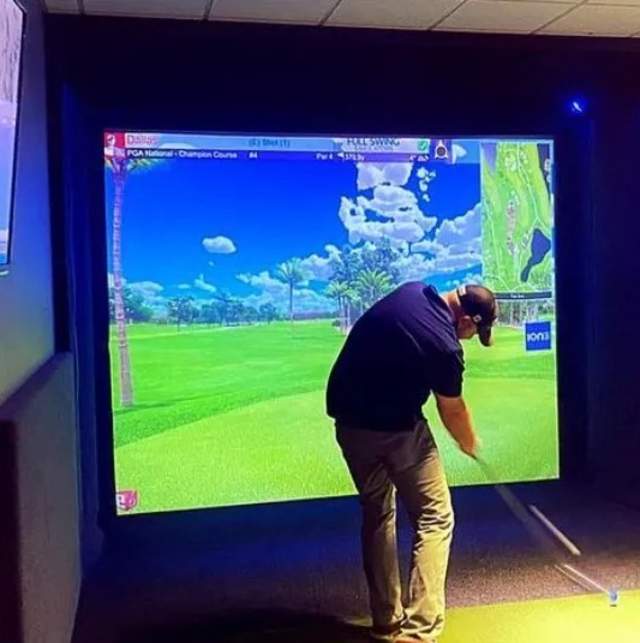 Indoor Golf