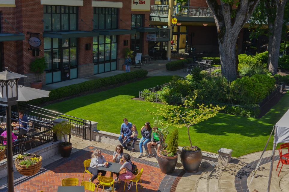 Heritage Plaza at the Oakway Center