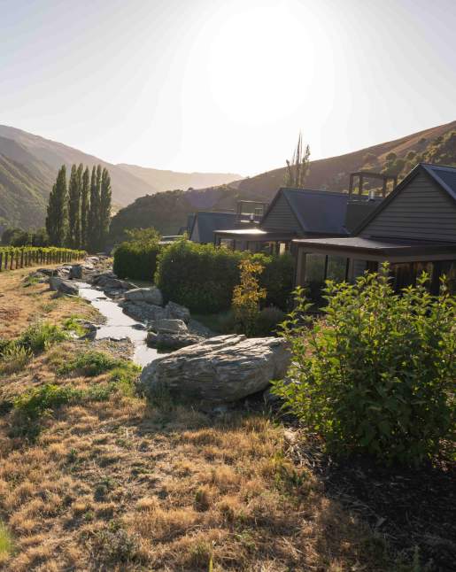 Villa's surrounded by a vineyard and mountains