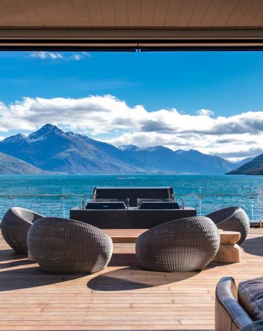 The Penthouse suite by Eichardts. Stunning view over Lake Wakatipu
