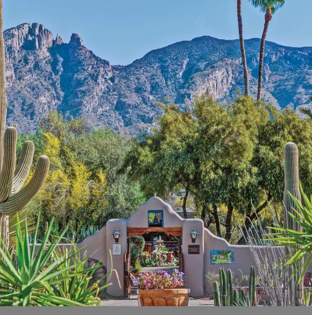 exterior entry way of Hacienda Del Sol
