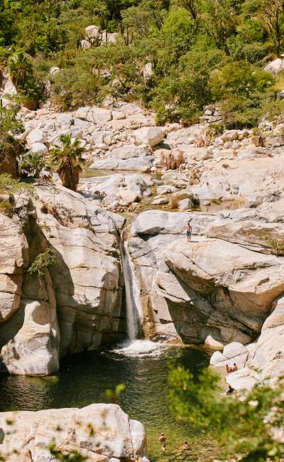 cascada sol de mayo en los cabos