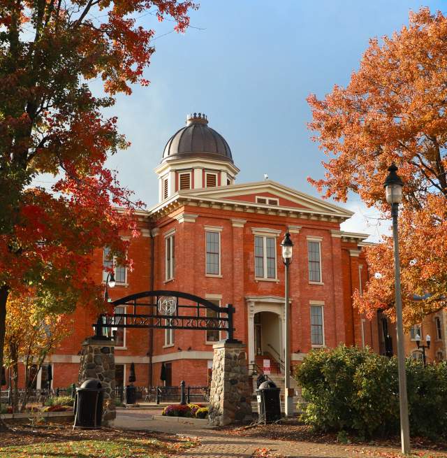 If Meg Ryan Movies Had a Weekend in Woodstock, Illinois