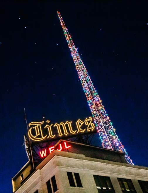 Times_Tower_Holiday_Lights_Smith_01_LCVB
