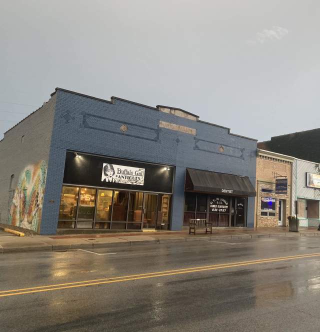 From Buffalo Gal Antiques, around the corner to Grays Hollow, Mooresville is filled with locally-owned shops and eateries to enjoy!