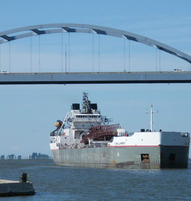 ship departing the port of Green Bay