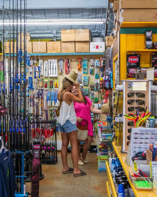 shopping-tackle town-store-friends