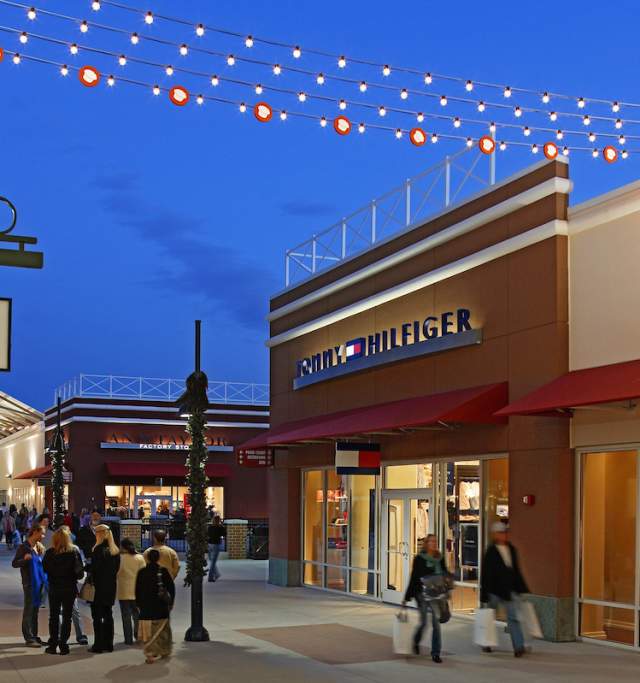 Vans outlet philadelphia discount