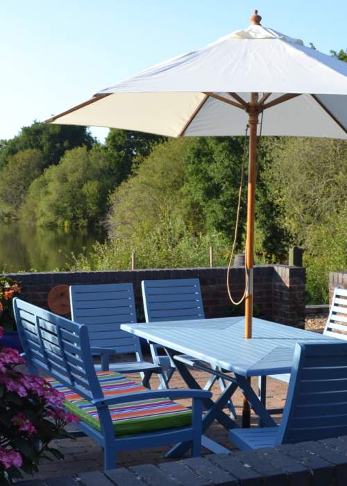 Terrace on a lake at Bed and Breakfast in the New Forest