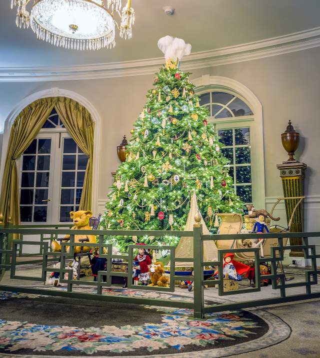 Content Creator - Sean Smith Holiday 2023 - Christmas Tree