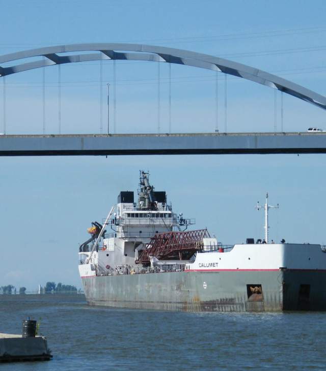 ship departing the port of Green Bay