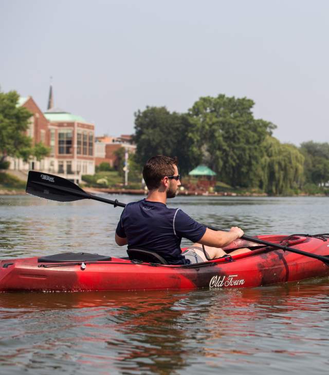 Kayaking on the Fox River De Pere