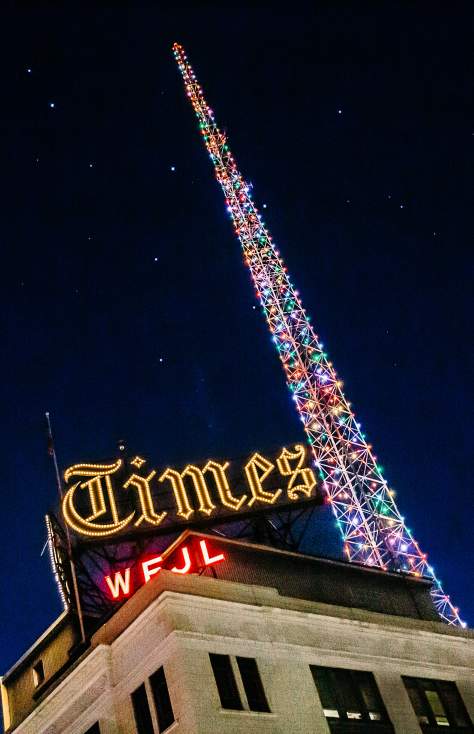 Times_Tower_Holiday_Lights_Smith_01_LCVB