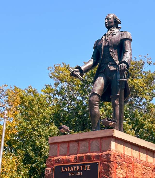 Marquis de Lafayette Statue