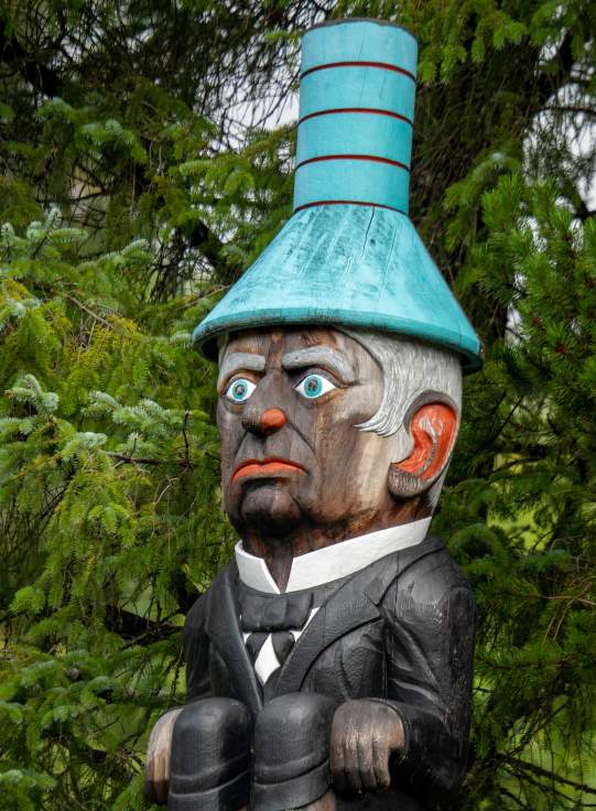 Totems_2022_09461 Seward Shame Pole