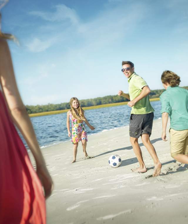 Beach family soccer 020a6010 ms lo res 650
