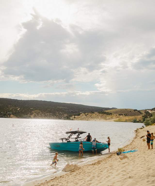 Boating on Alcova Reservoir parked at Sandy Beach