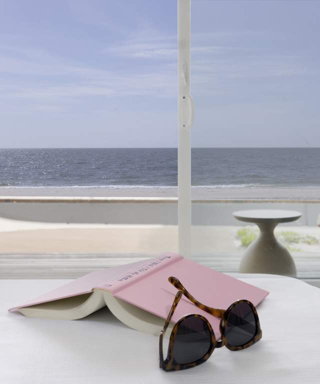 Red Jacket Beach Books by the sea