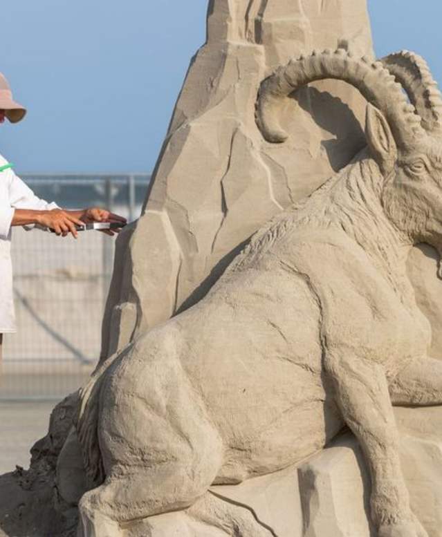 Sculptor Texas SandFest 2025